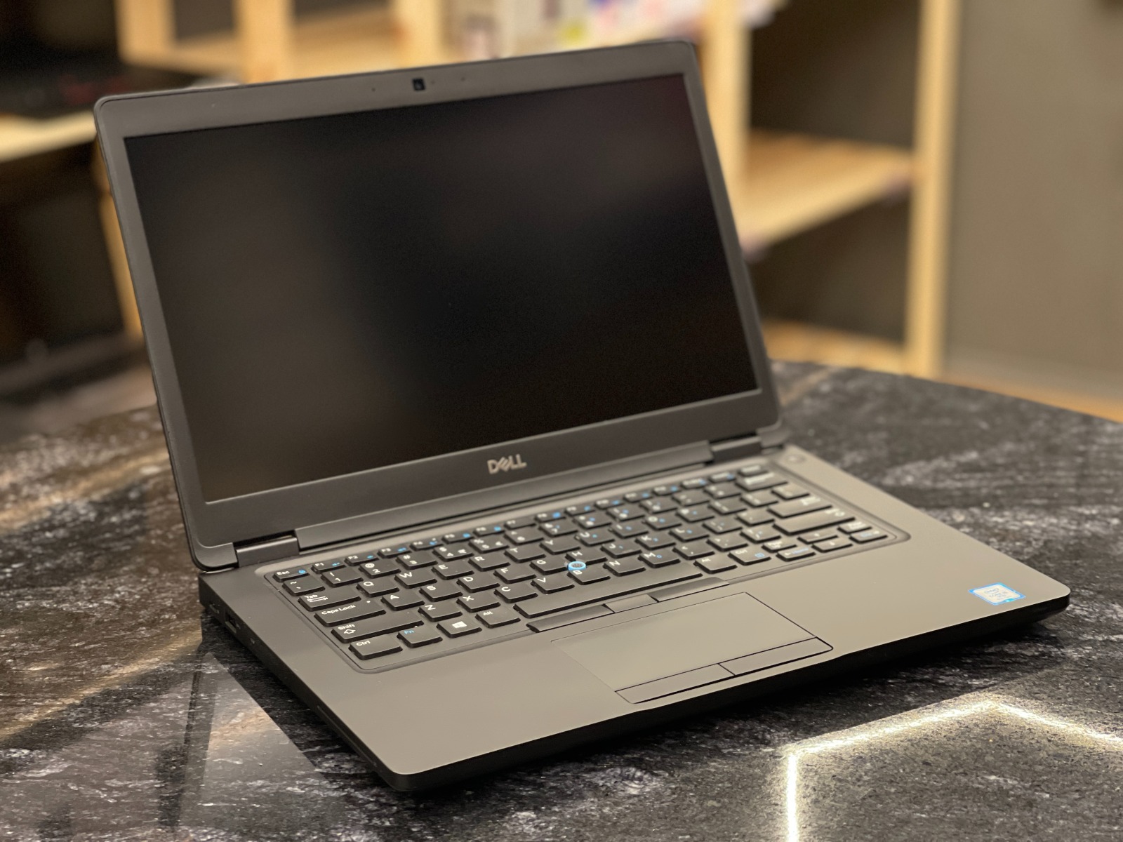 DELL Latitude 5490