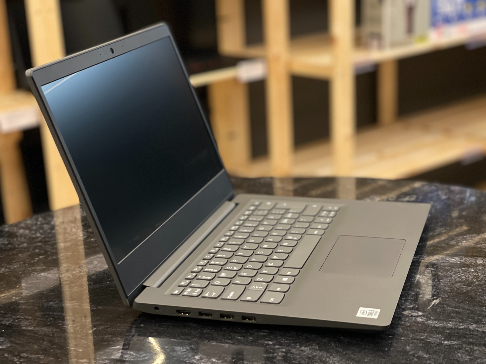 Lenovo V14-IIL — фото 2