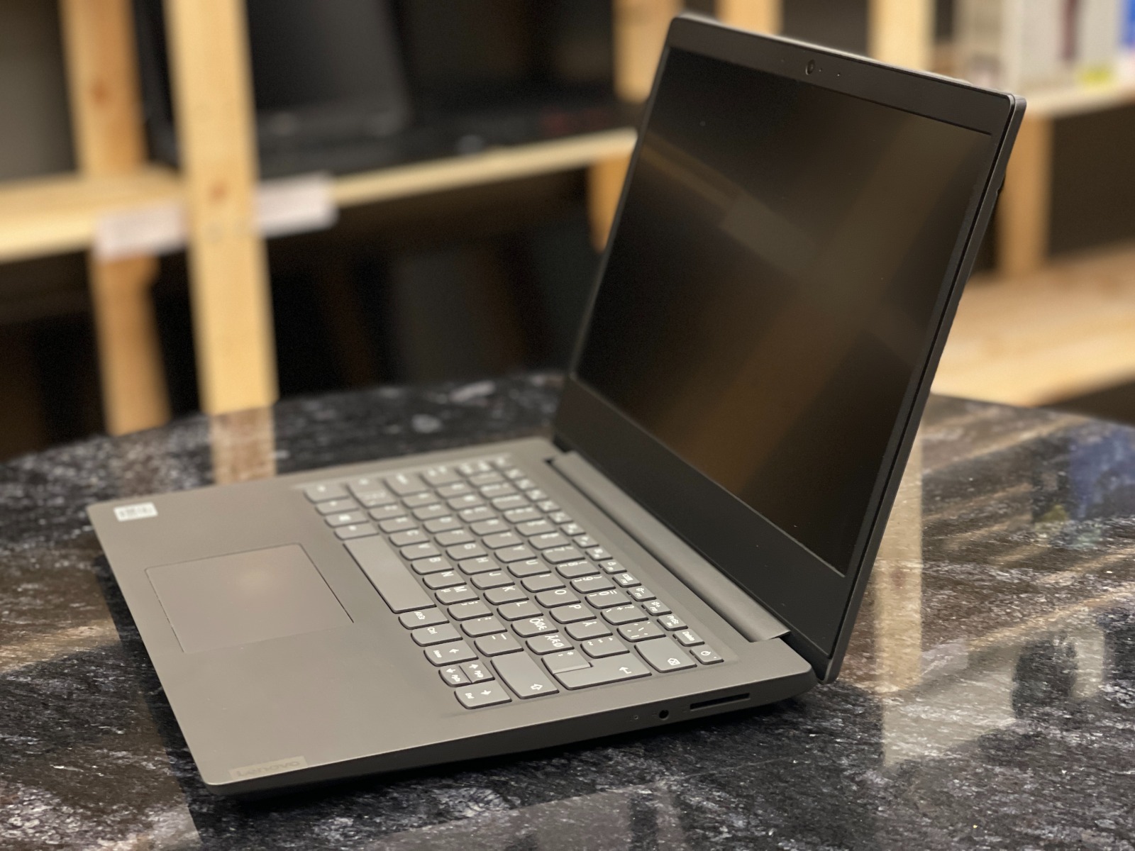 Lenovo V14-IIL — фото 3