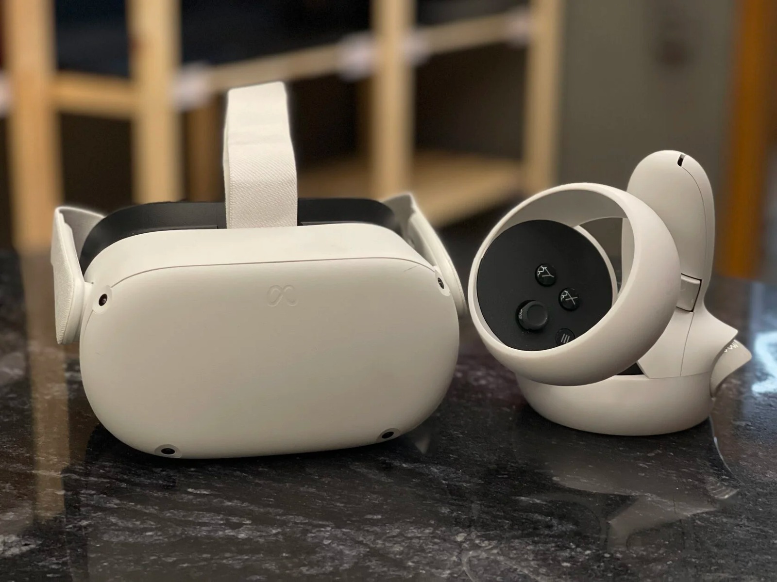 OCULUS Quest 2 (128 GB, White)