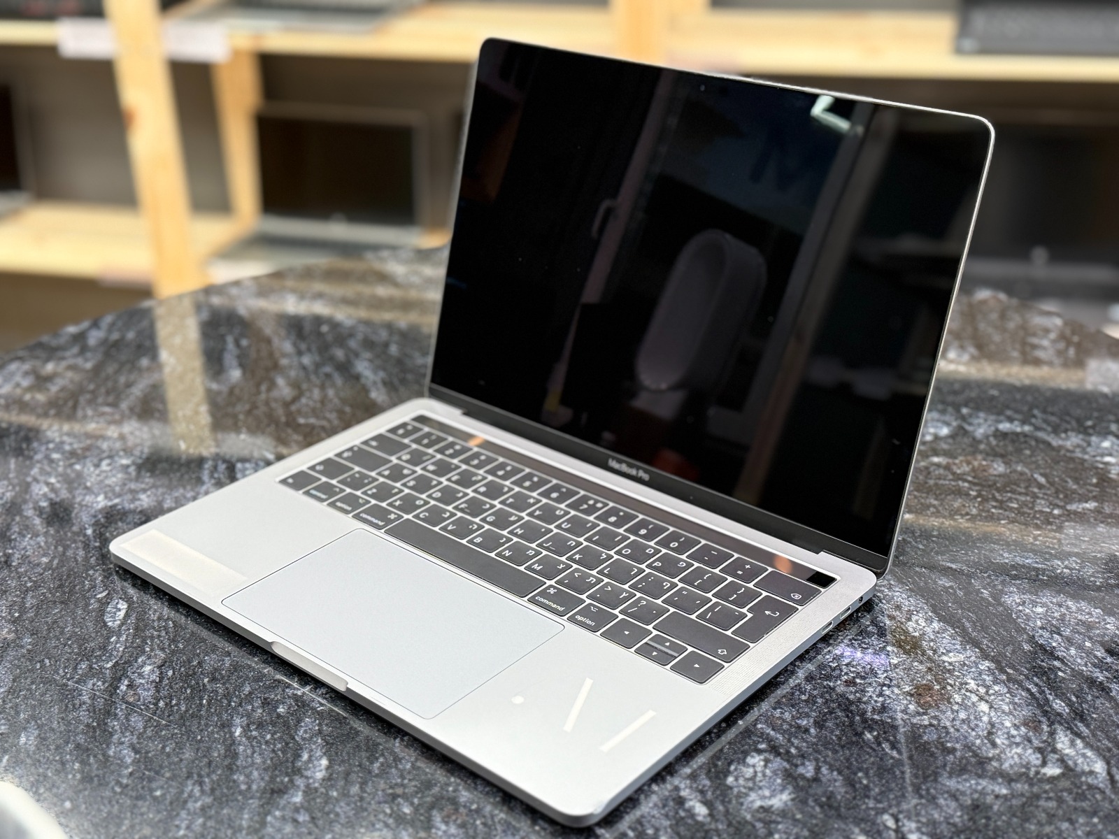 APPLE MacBook Pro A1706 (2017)