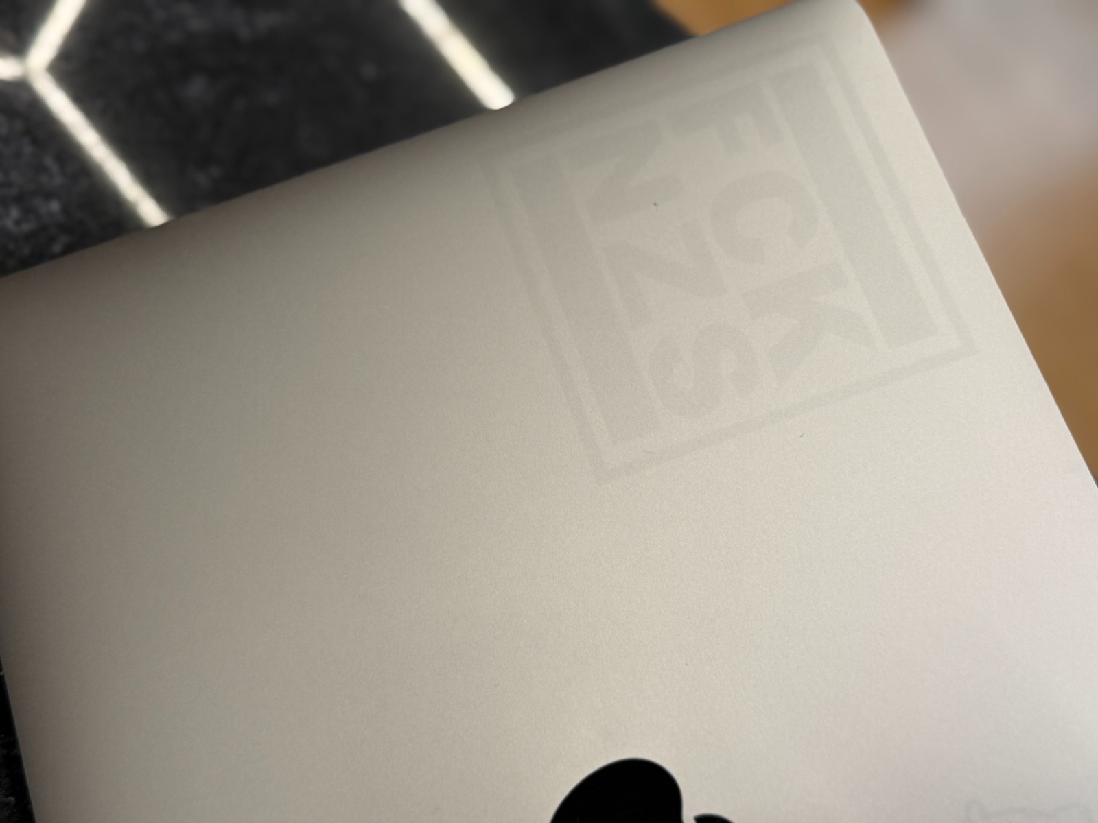 Apple MacBook Pro A1990 — фото 7