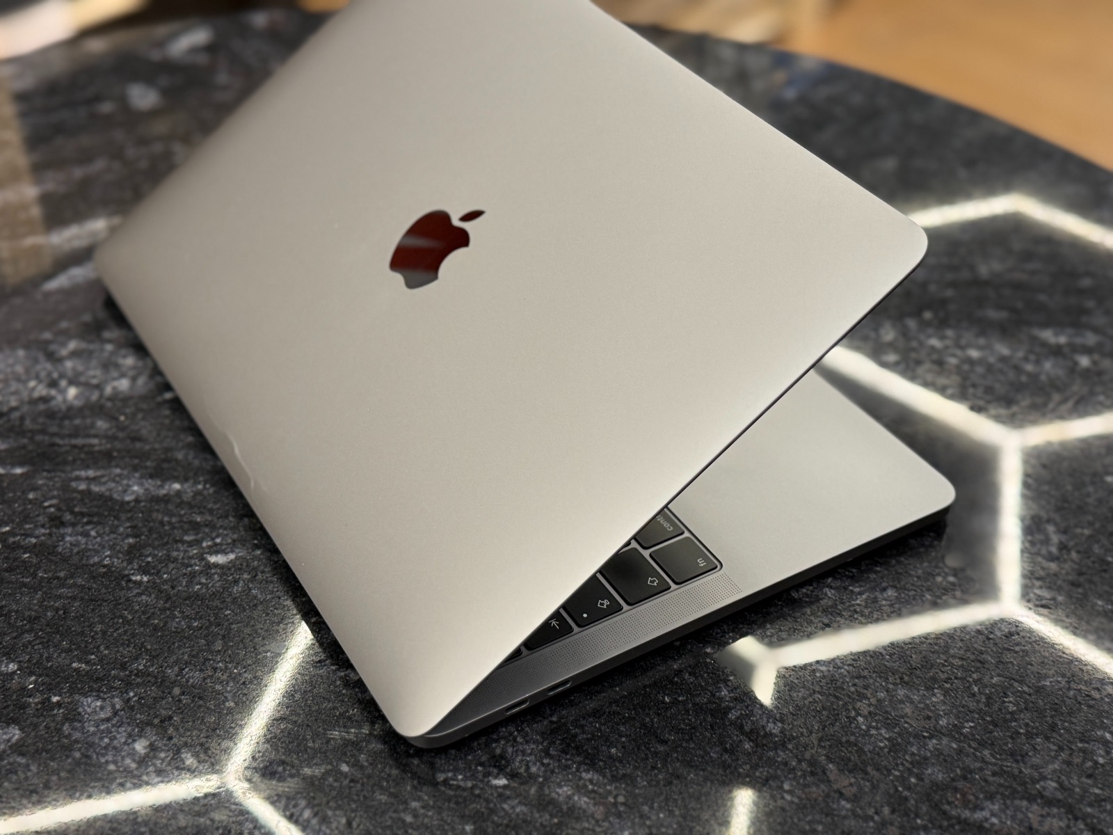 Apple MacBook Pro A1989 (2019) — фото 6