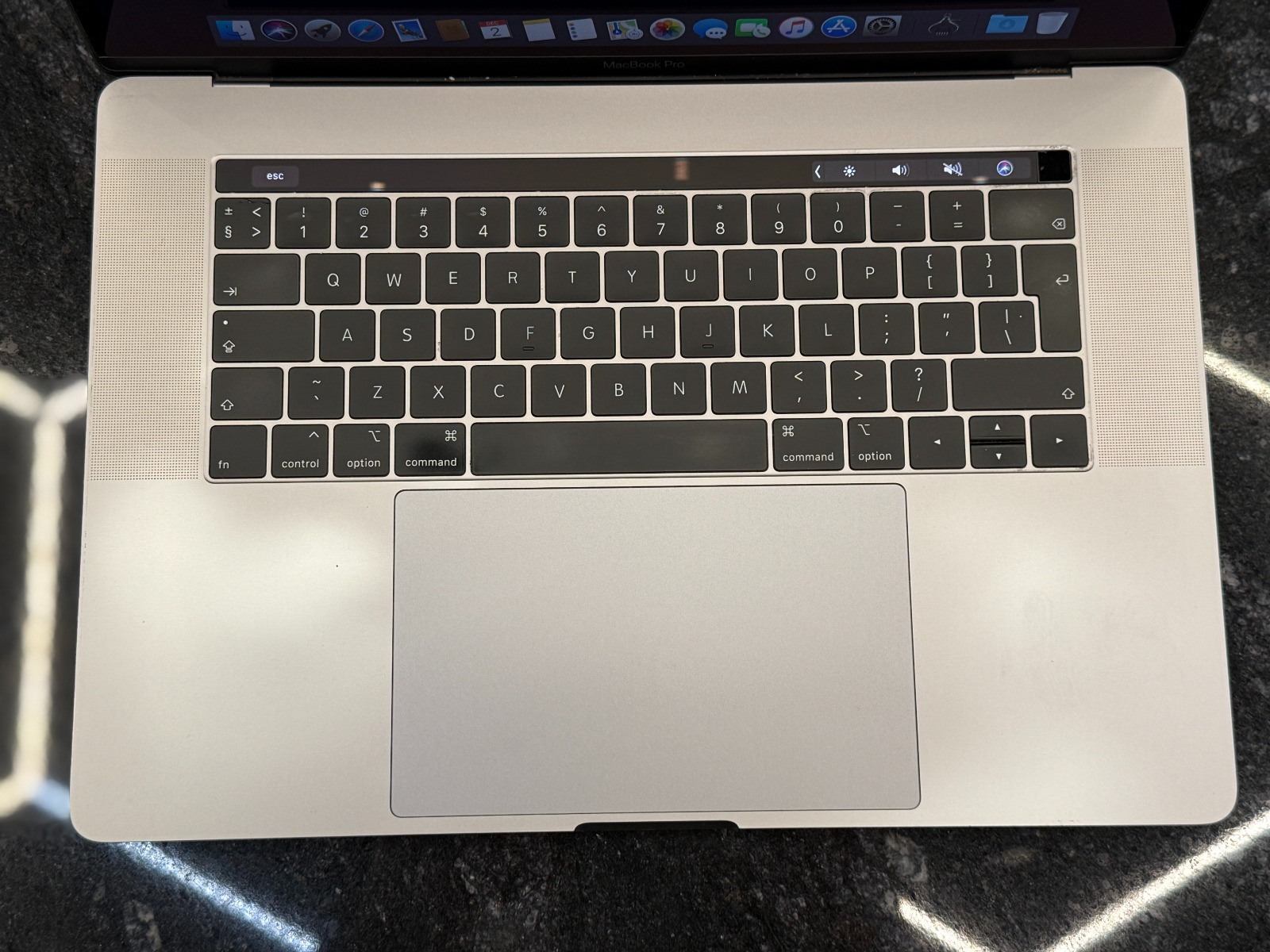 Apple MacBook Pro A1990 (1990) — фото 4