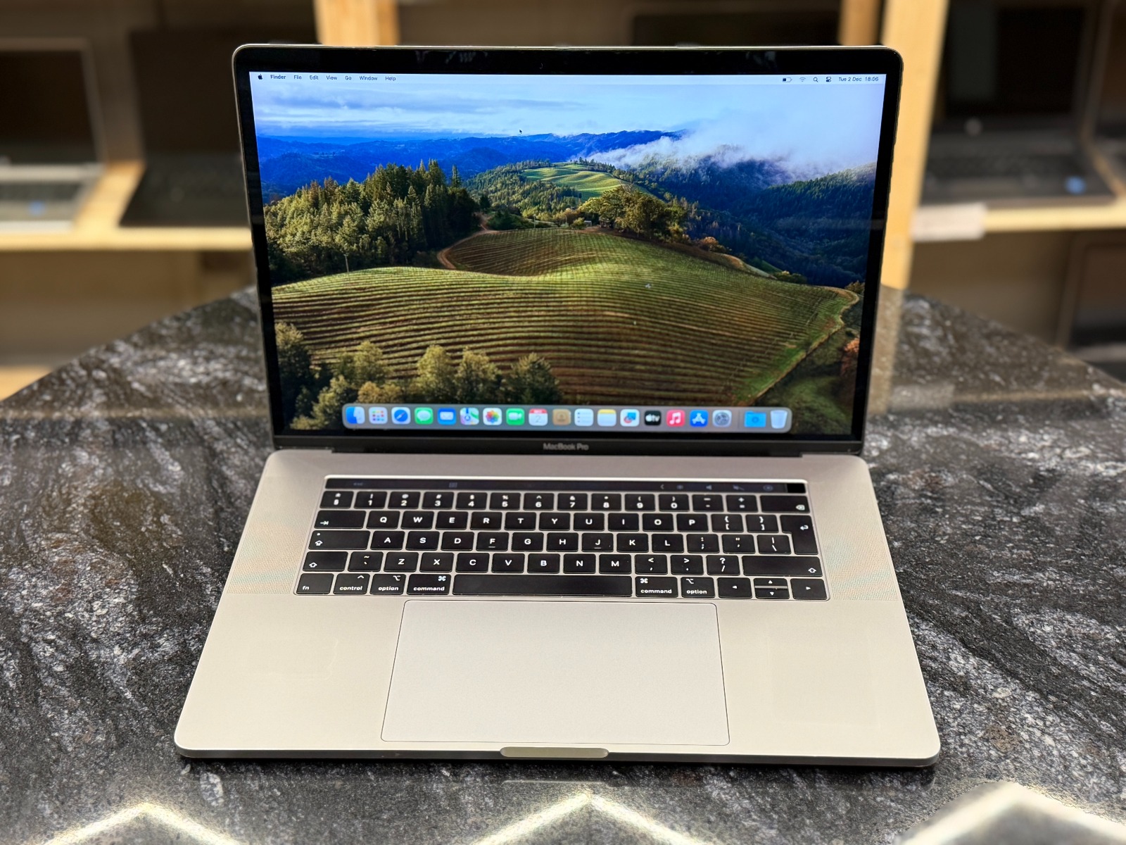 Apple MacBook Pro A1990 — фото 5