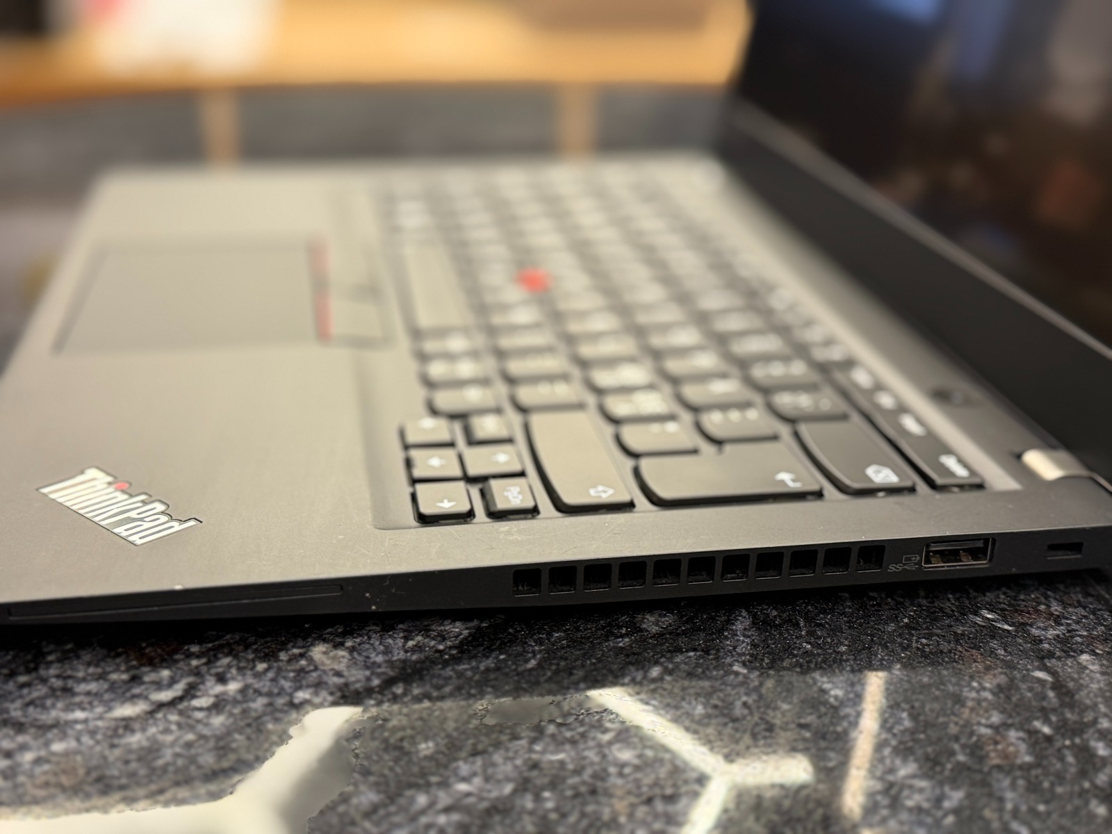 Lenovo ThinkPad T490s Touch (Сенсорный) — фото 2