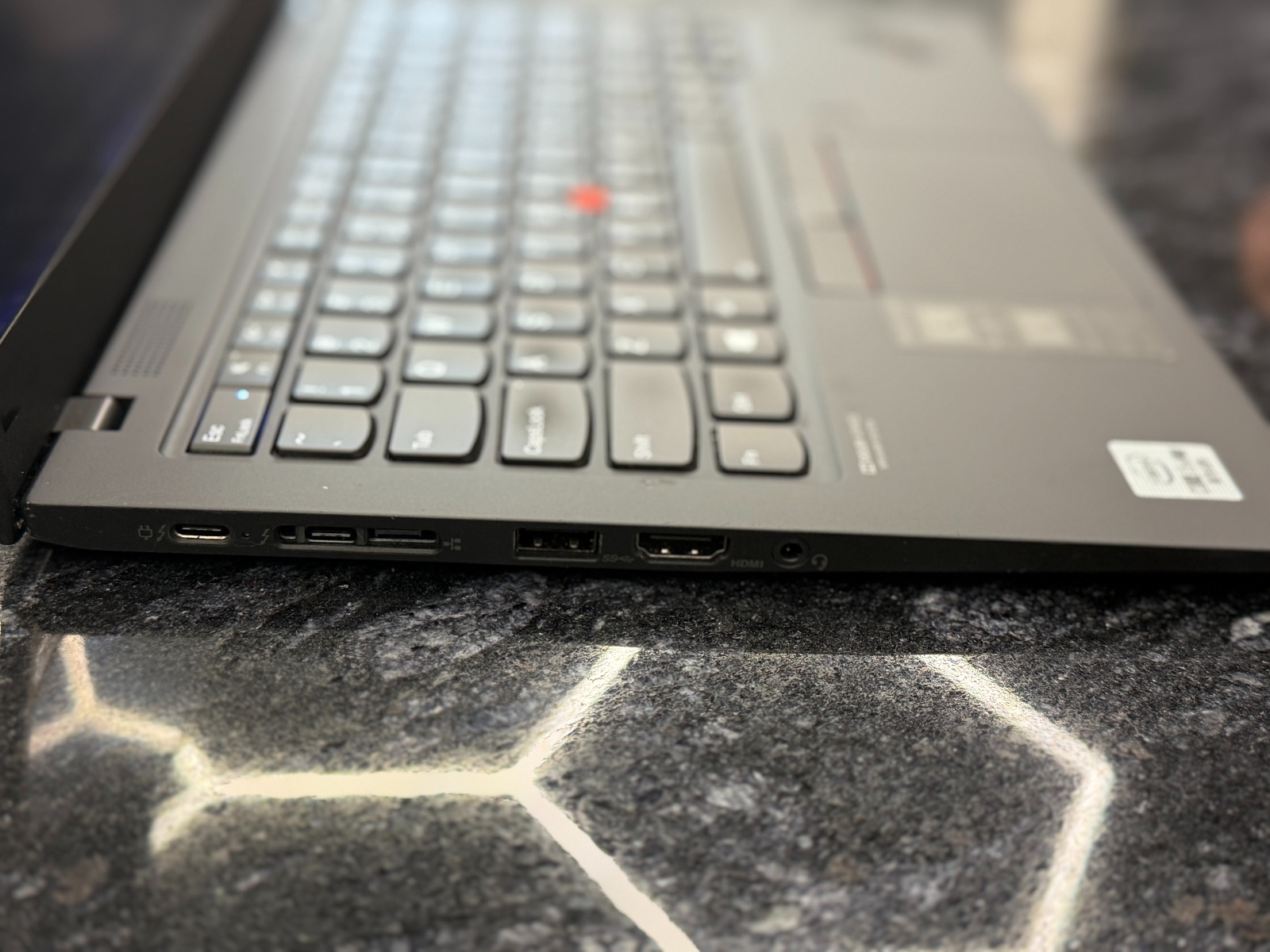 Lenovo ThinkPad X1 Carbon Gen8 Touch (Сенсорный) — фото 3