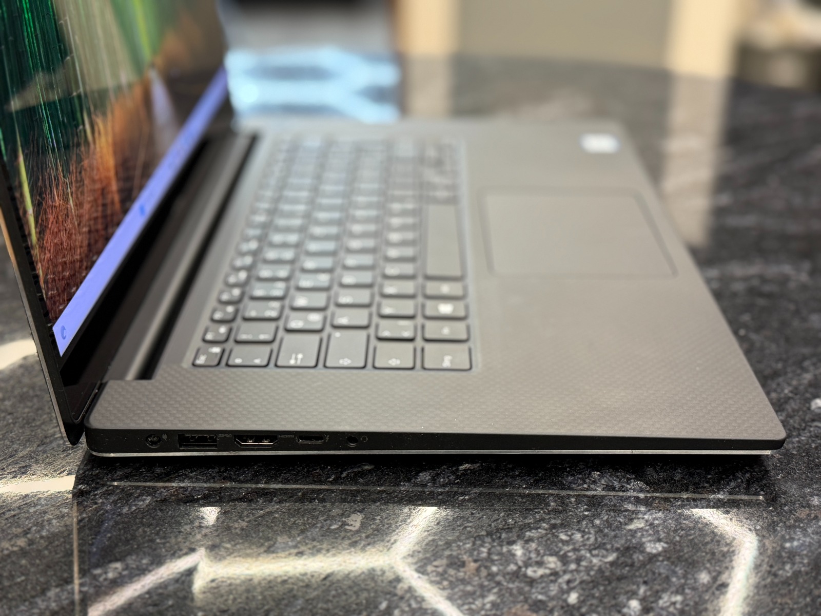 Dell Precision 5540 — foto :číslo