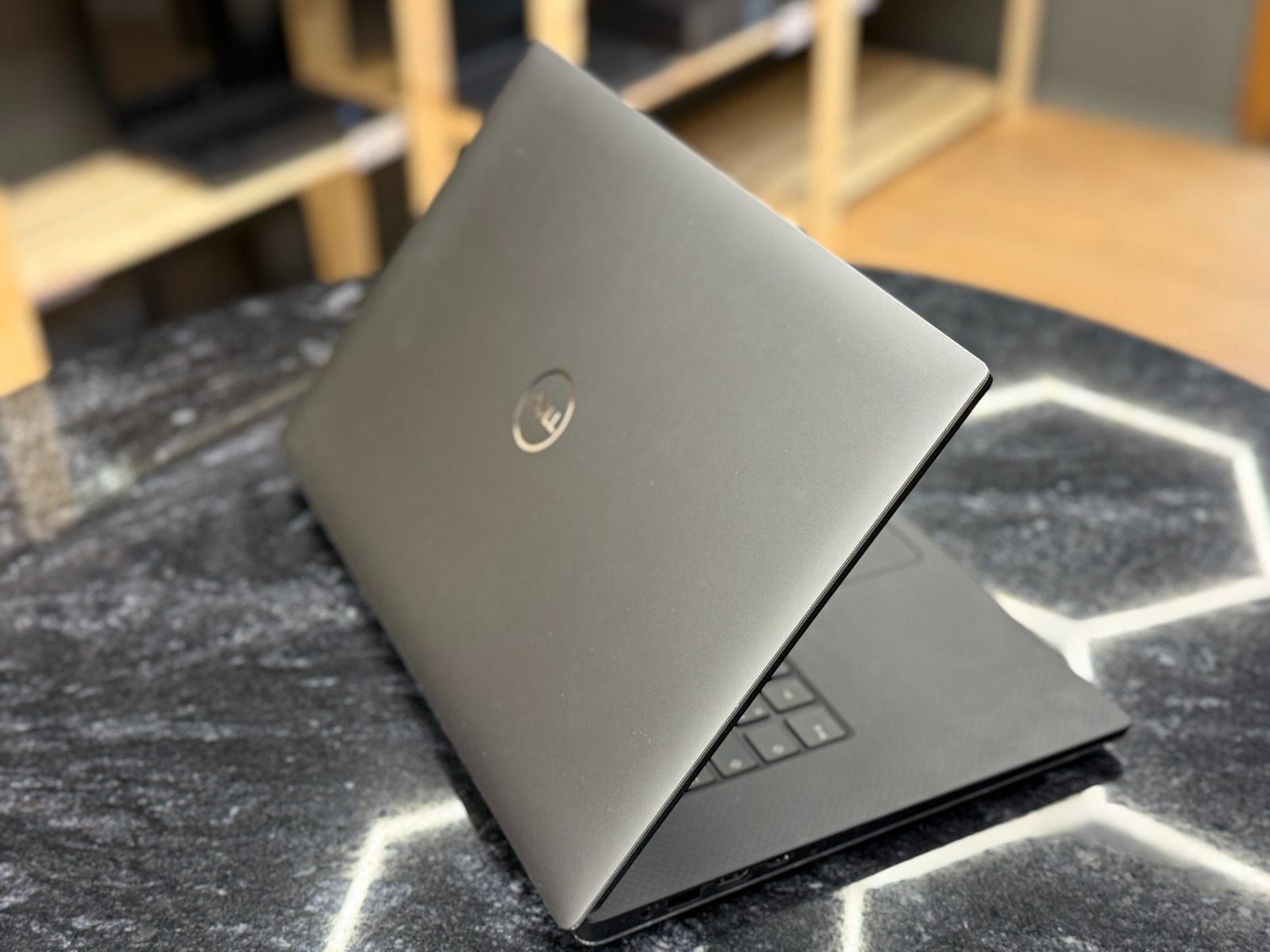 Dell Precision 5540 — foto :číslo