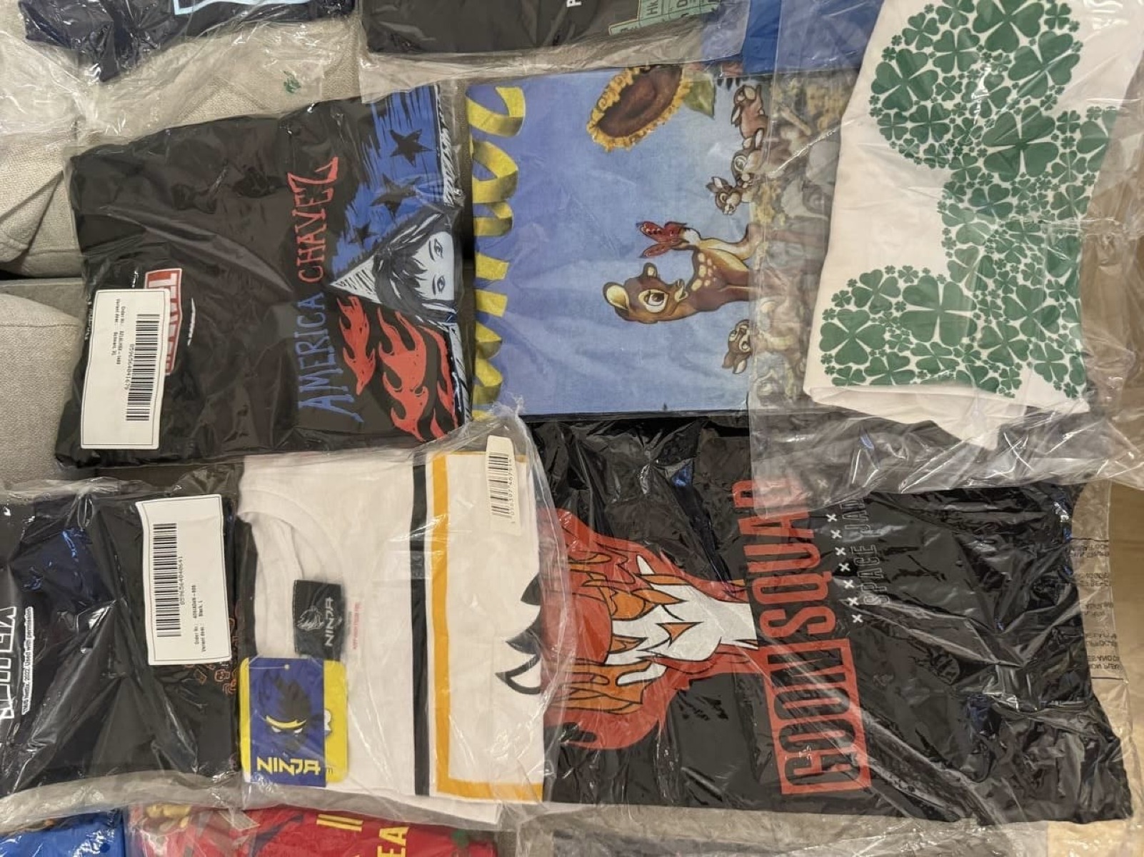 Mixed Branded T-Shirts – Marvel • Netflix • Disney — foto :číslo