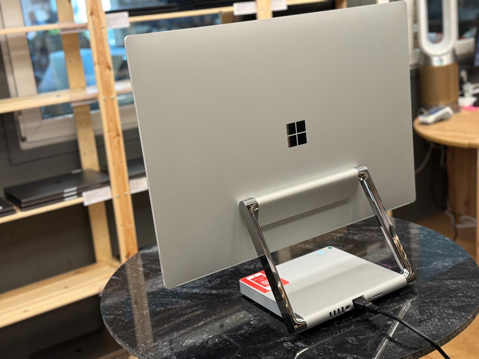 Microsoft Surface Studio 2 AIO (Сенсорный) — foto :číslo