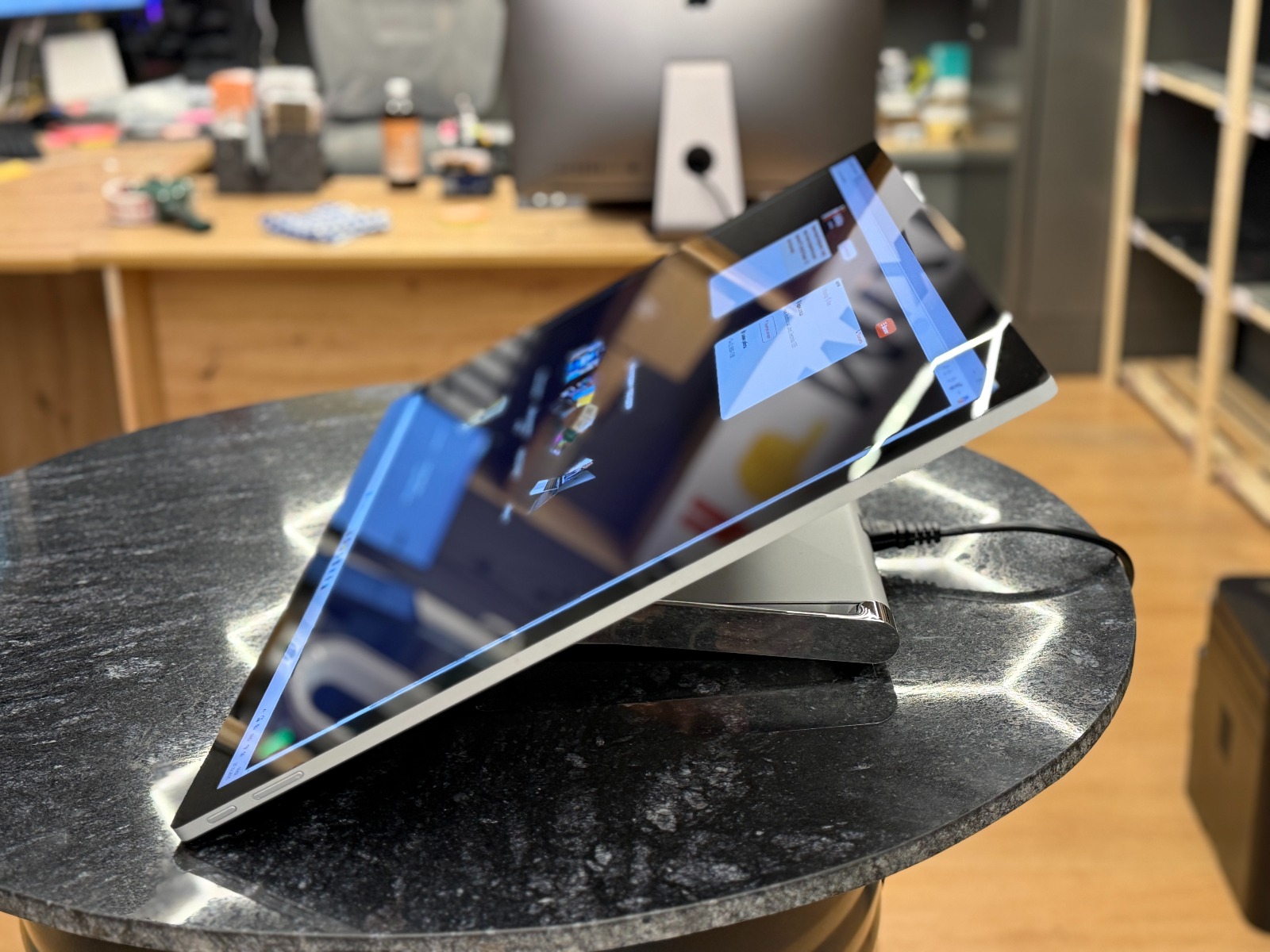 Microsoft Surface Studio 2 AIO (Сенсорный) — foto :číslo