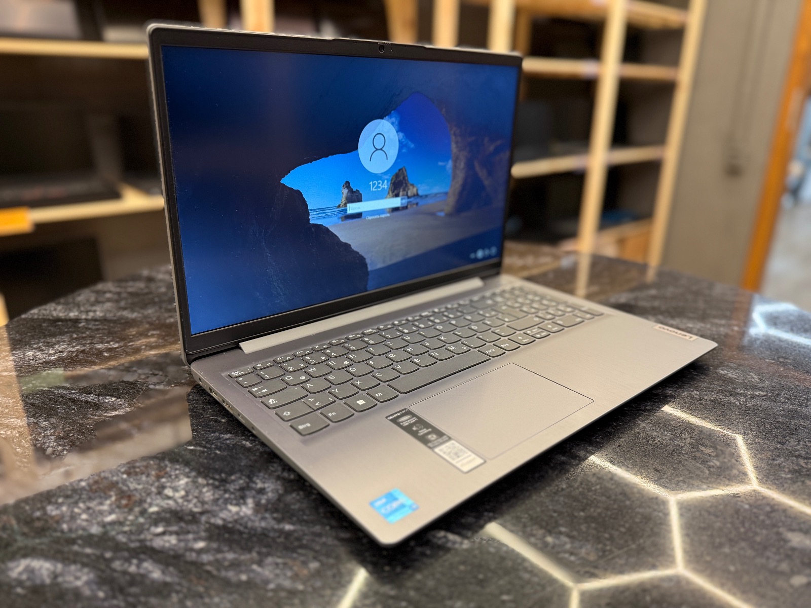 Lenovo IdeaPad 3 15IAU7 15.6"