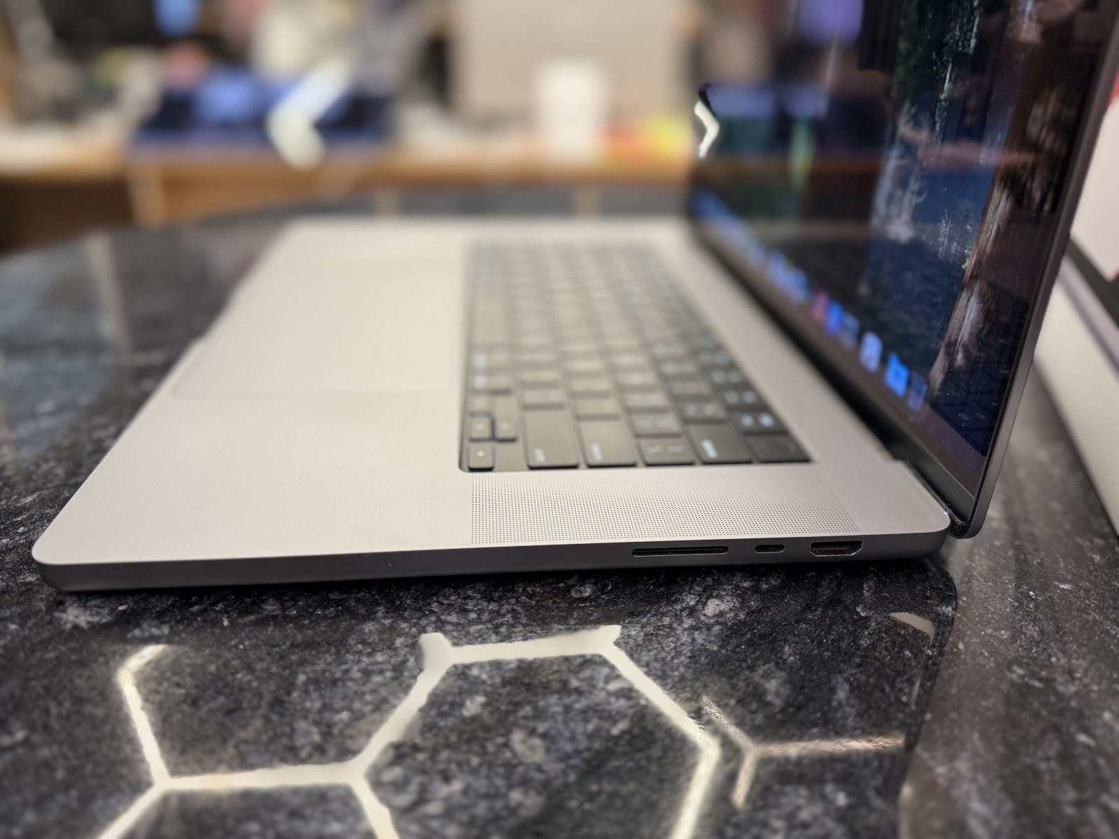 MacBook Pro M1 MAX 16" 2TB A2485 (2021)Space Gray — фото 3