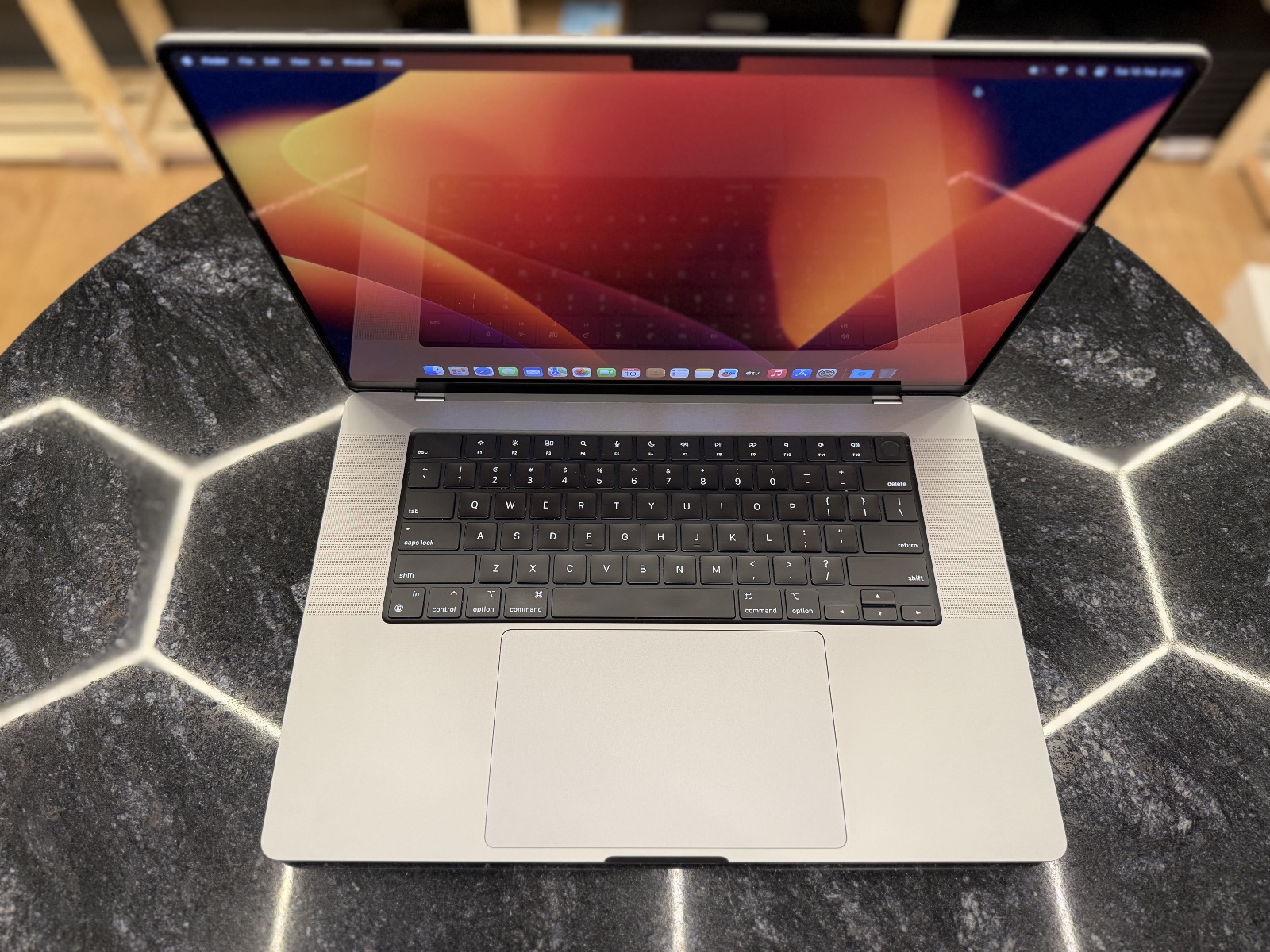 MacBook Pro M2 MAX 16" (2023)Silver — фото 3