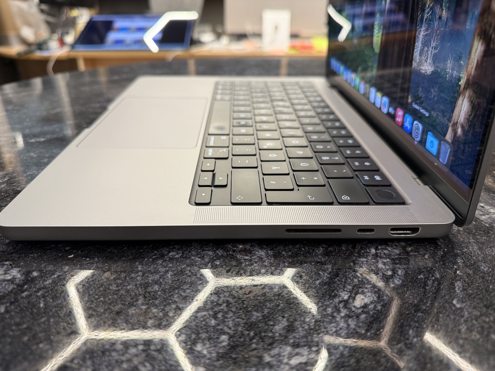 MacBook Pro 14"2021/M1/16RAM/1TB/A2442 — фото 2