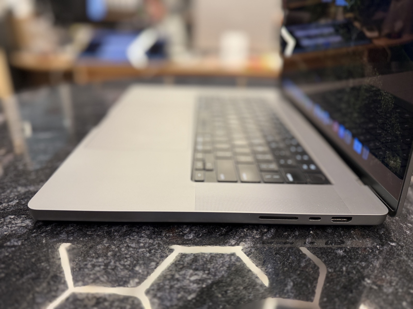 MacBook Pro 16"2021/M1/16RAM/512GB/A2485 — фото 2