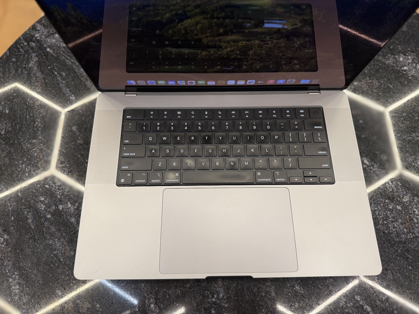 MacBook Pro 16"2021/M1/16RAM/512GB/A2485 — фото 4