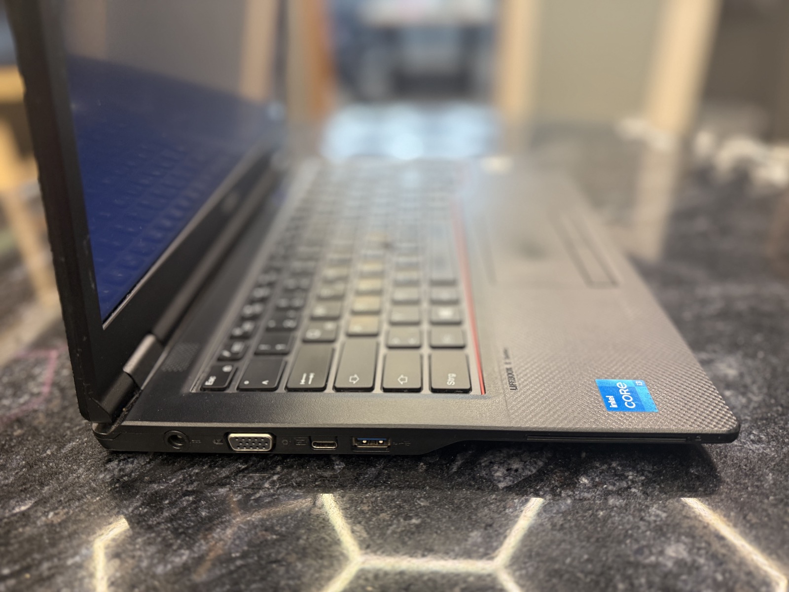 Fujitsu/i3 8th/8 RAM/256GB — фото 3