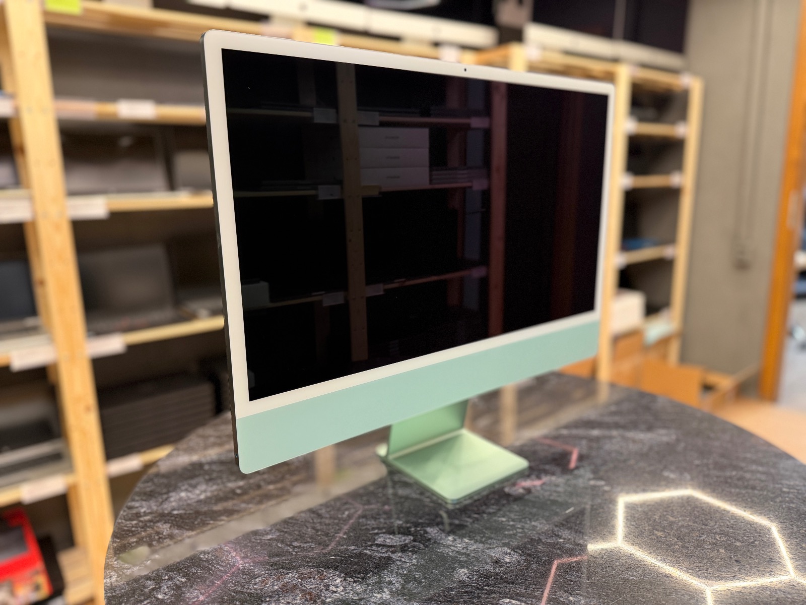 iMac (Retina 4.5K, 24″, 2021, M1) / 16GB / 256GB / Green