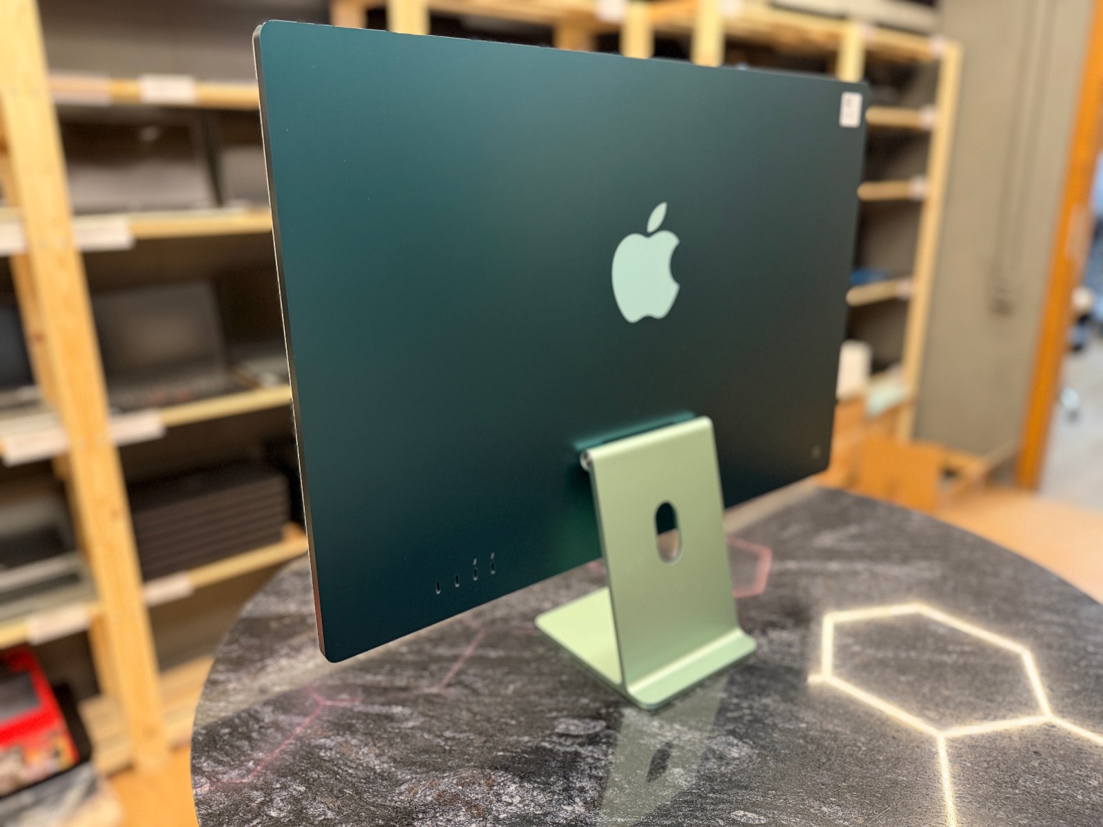 iMac (Retina 4.5K, 24″, 2021, M1) / 16GB / 256GB / Green — фото 2