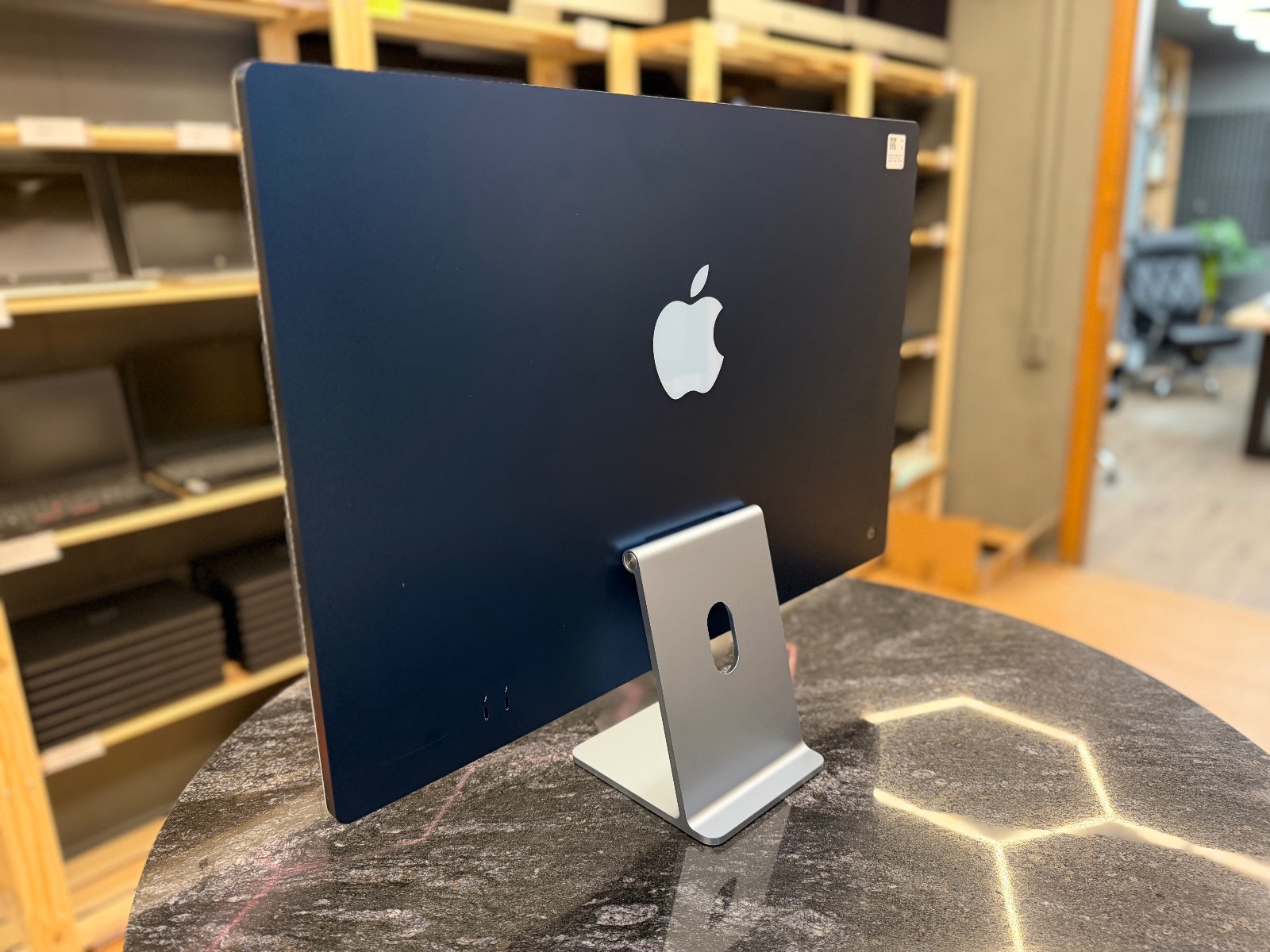 Apple iMac (Retina 4.5K, 24" 2021, 2 TBT3, M1)/8GB/256GB SSD/Blue — фото 3