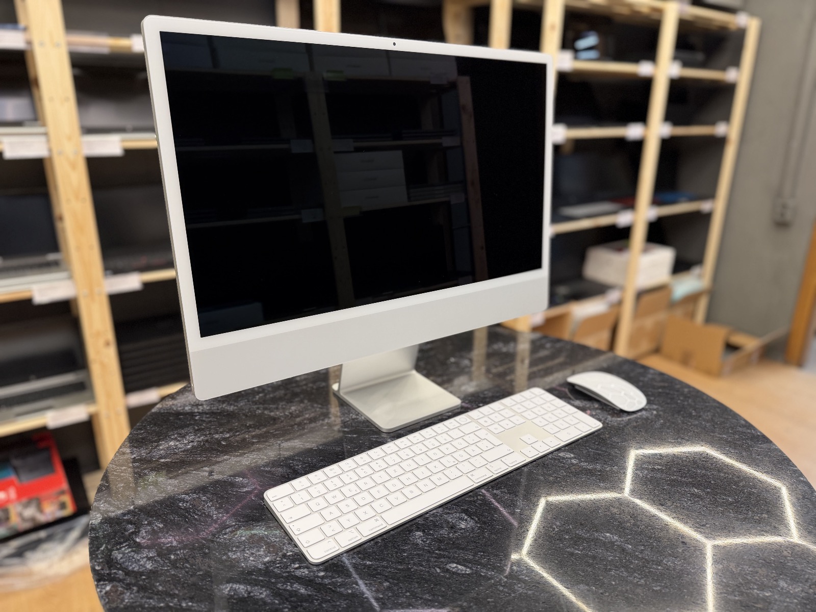 Mac (Retina 4.5K, 24" 2021, 2 TBT3, M1)