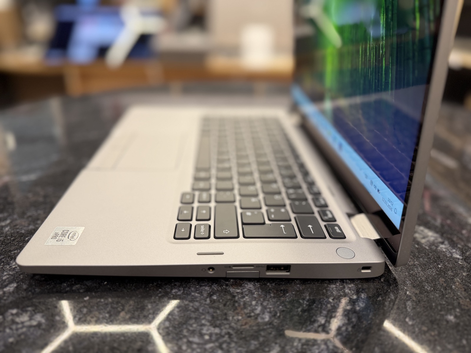 Dell Latitude 5310 2 in 1 13.3" Сенсорный Трансформер  — photo 6