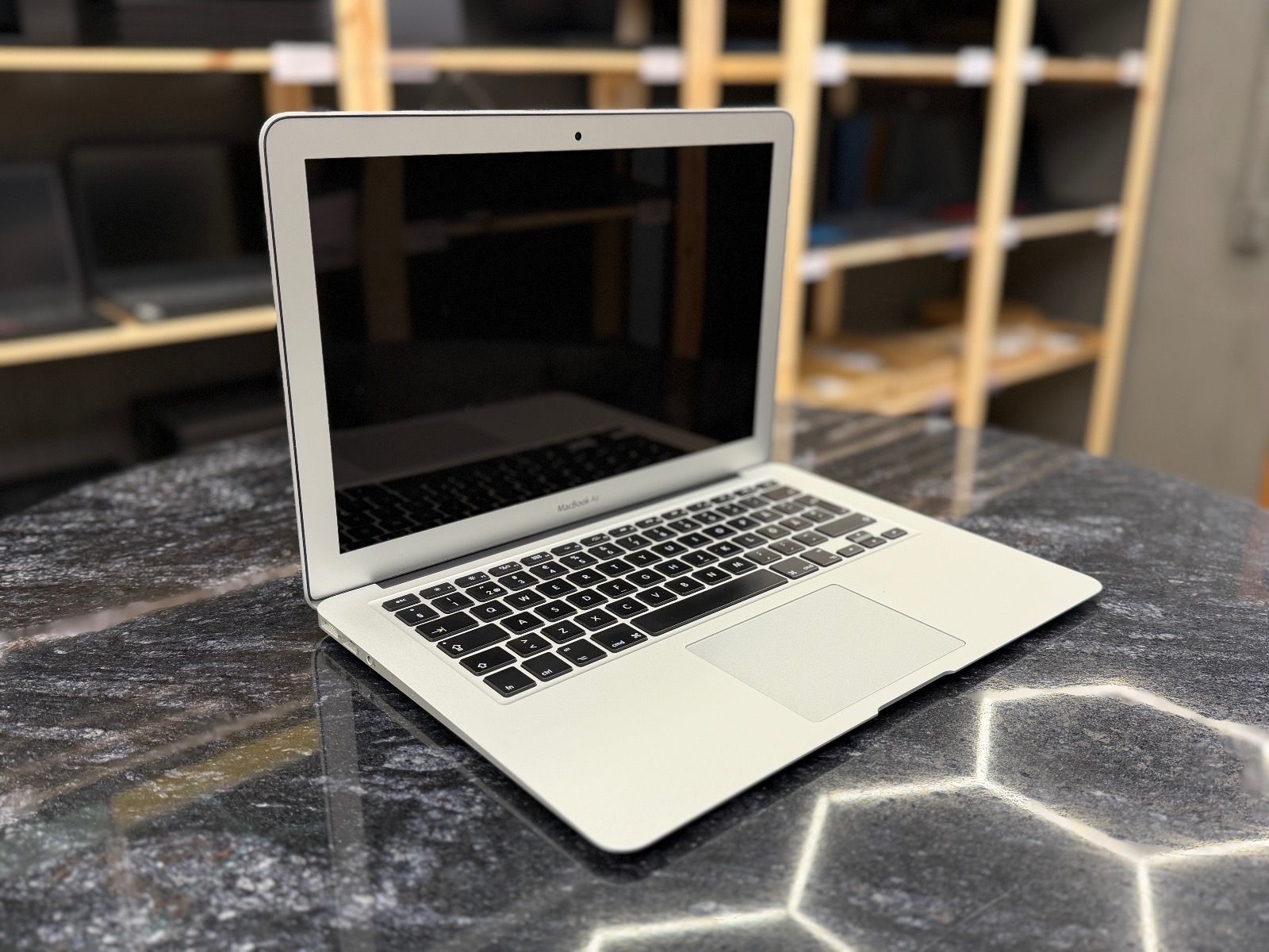 Apple MacBook Air 13” (2017) — фото 1
