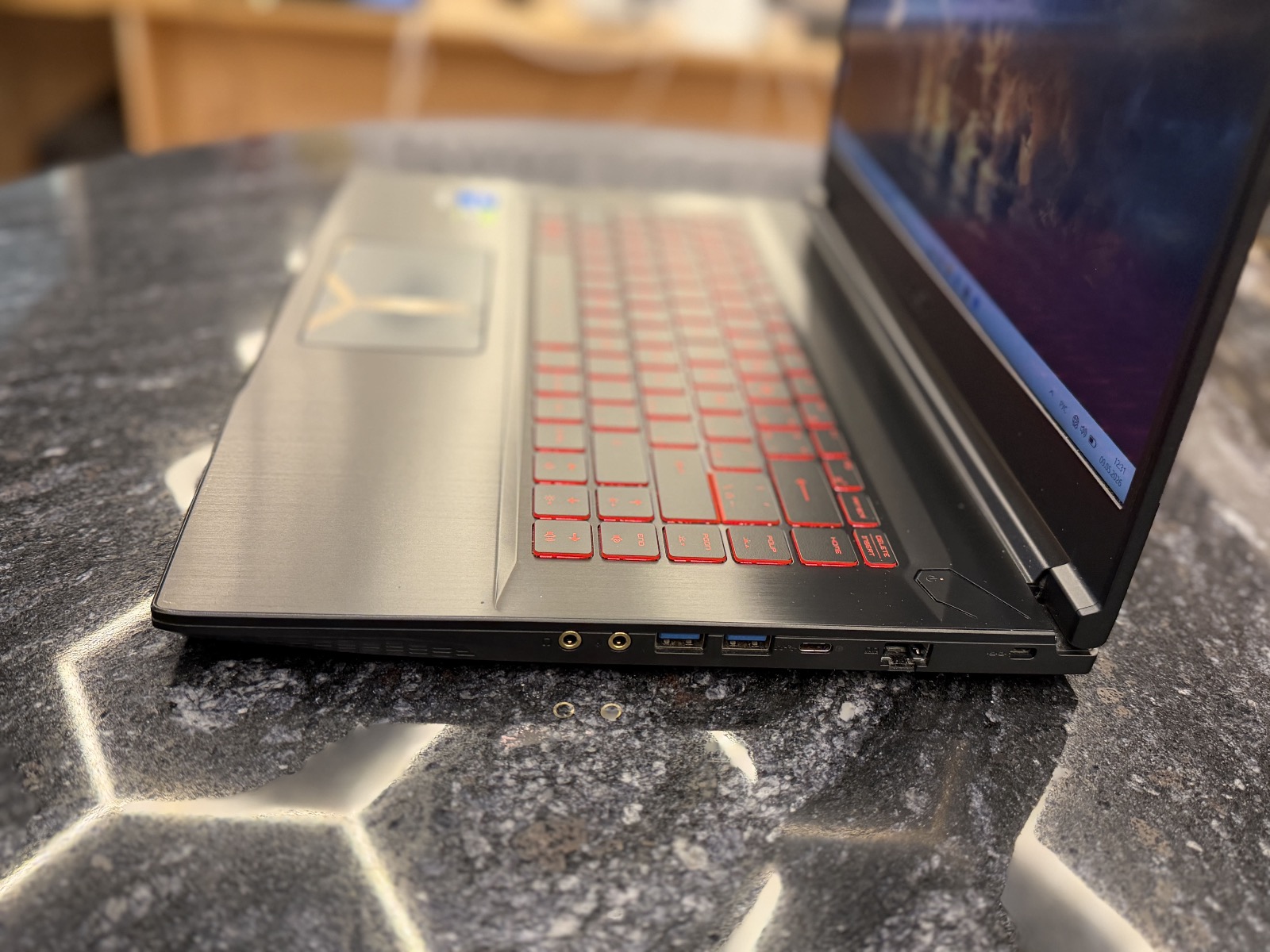 MSI THIN GF63 12UCX — фото 3