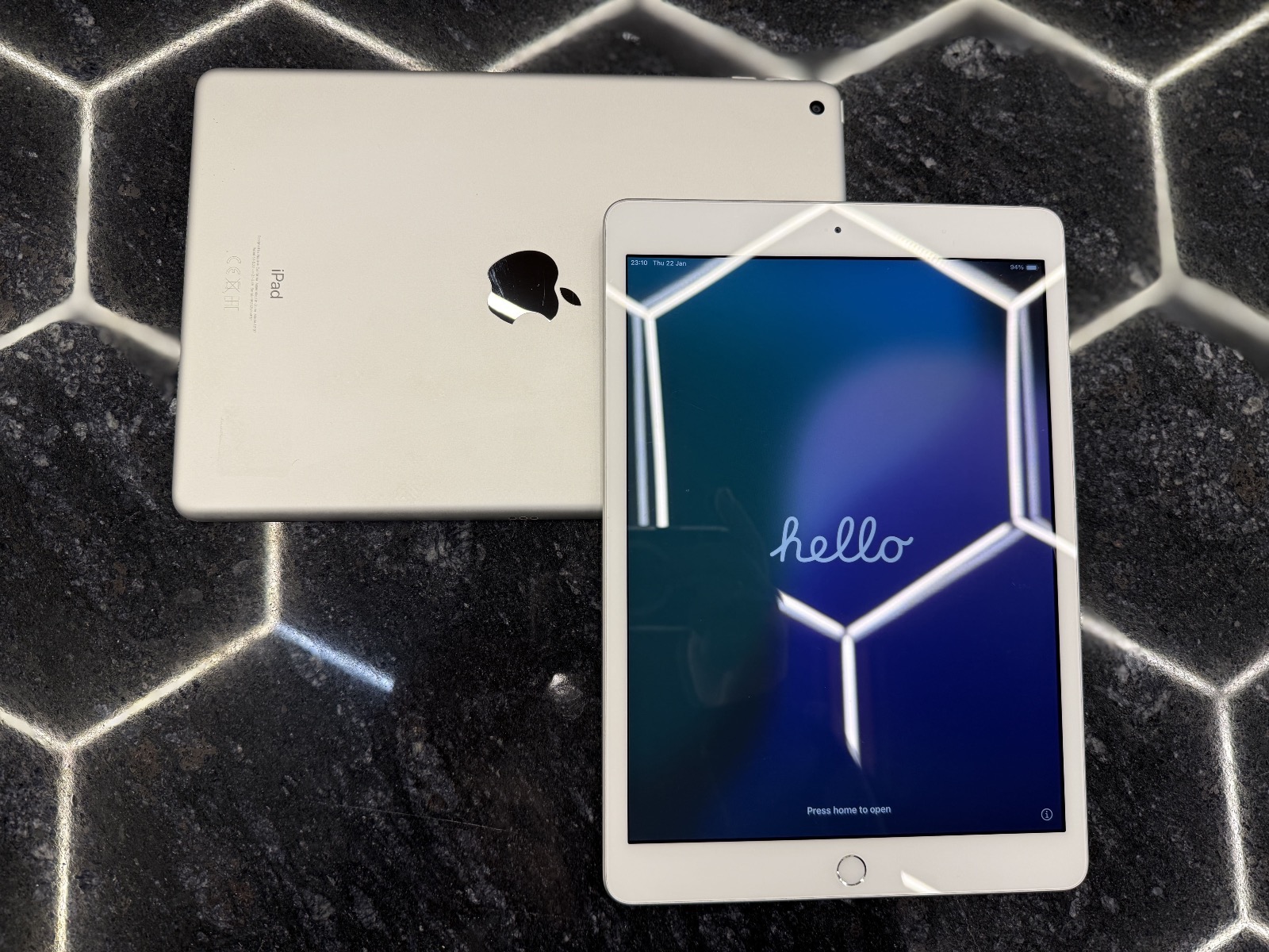 iPad 6th Gen  128GB с SIM-картой(Silver)2018