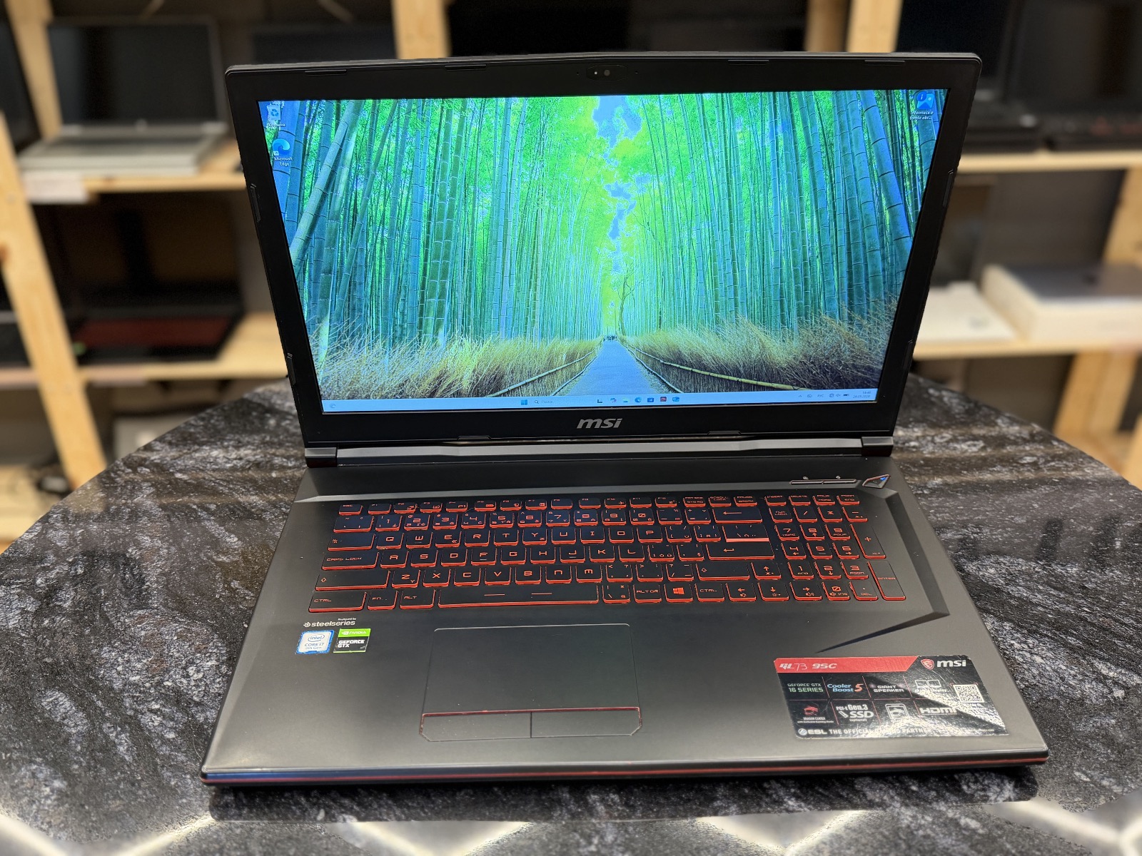 MSI MS-17C8 — фото 2
